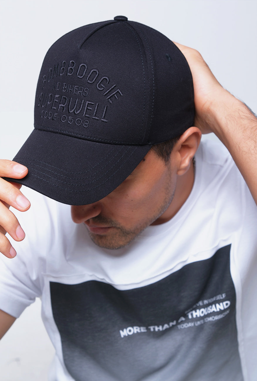 Topi Gestner Black