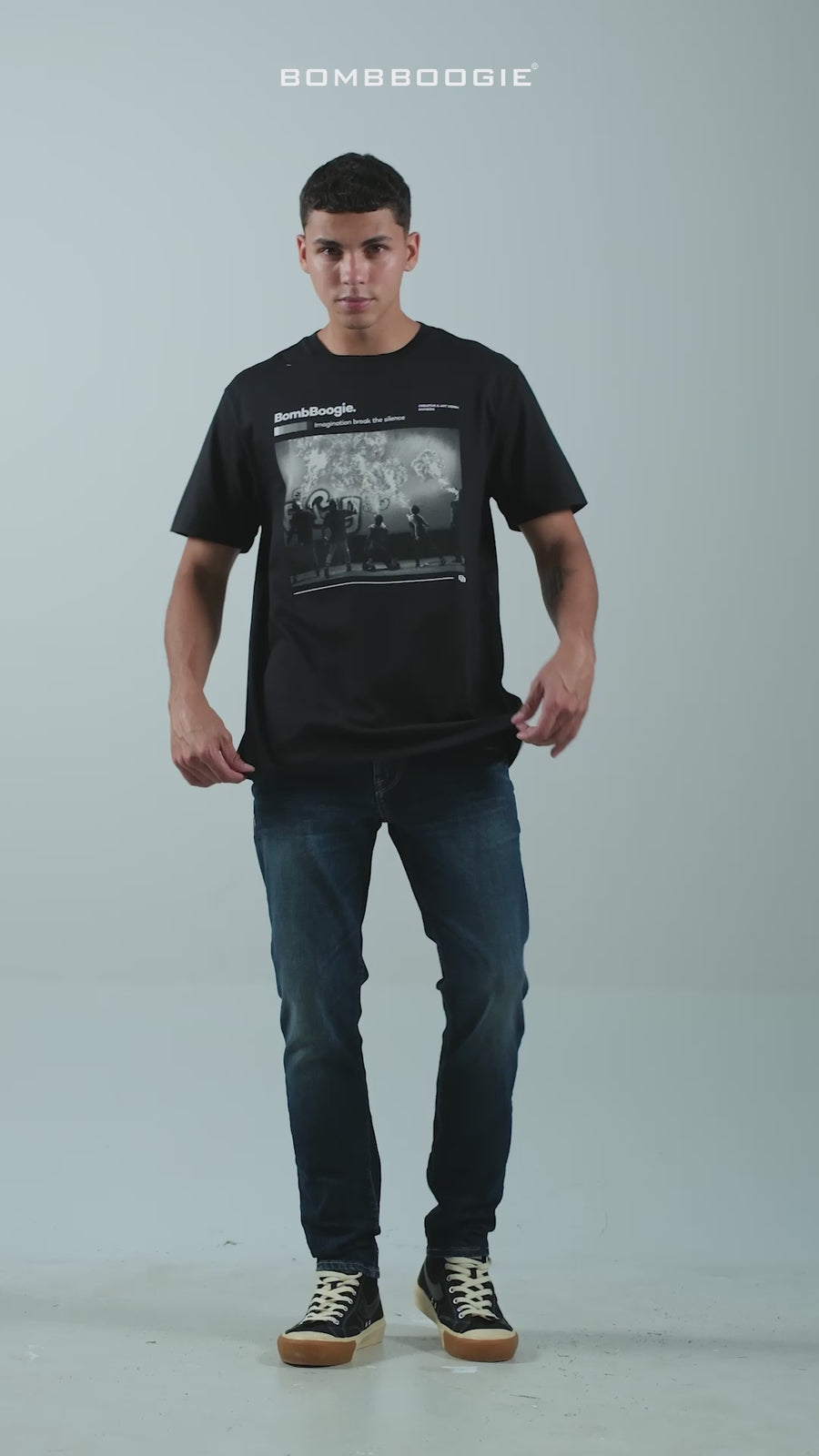 T-Shirt Lengan Pendek Slimfit Modrova Black