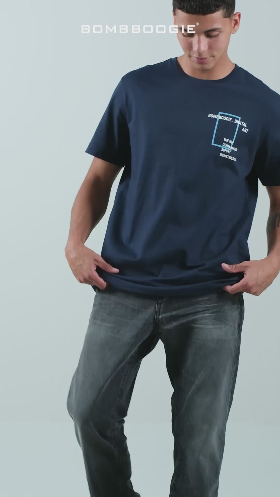 T-Shirt Lengan Pendek Slimfit Defto Dark Navy