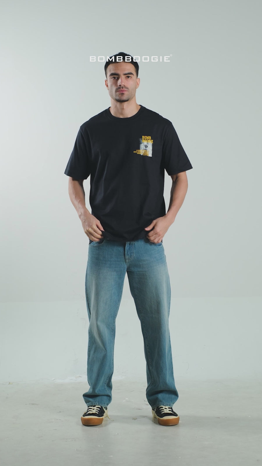 T-Shirt Lengan Pendek Regular Heliot Black