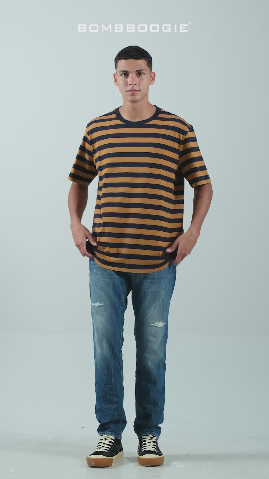 T-Shirt Lengan Pendek Regular Makho Orange Navy