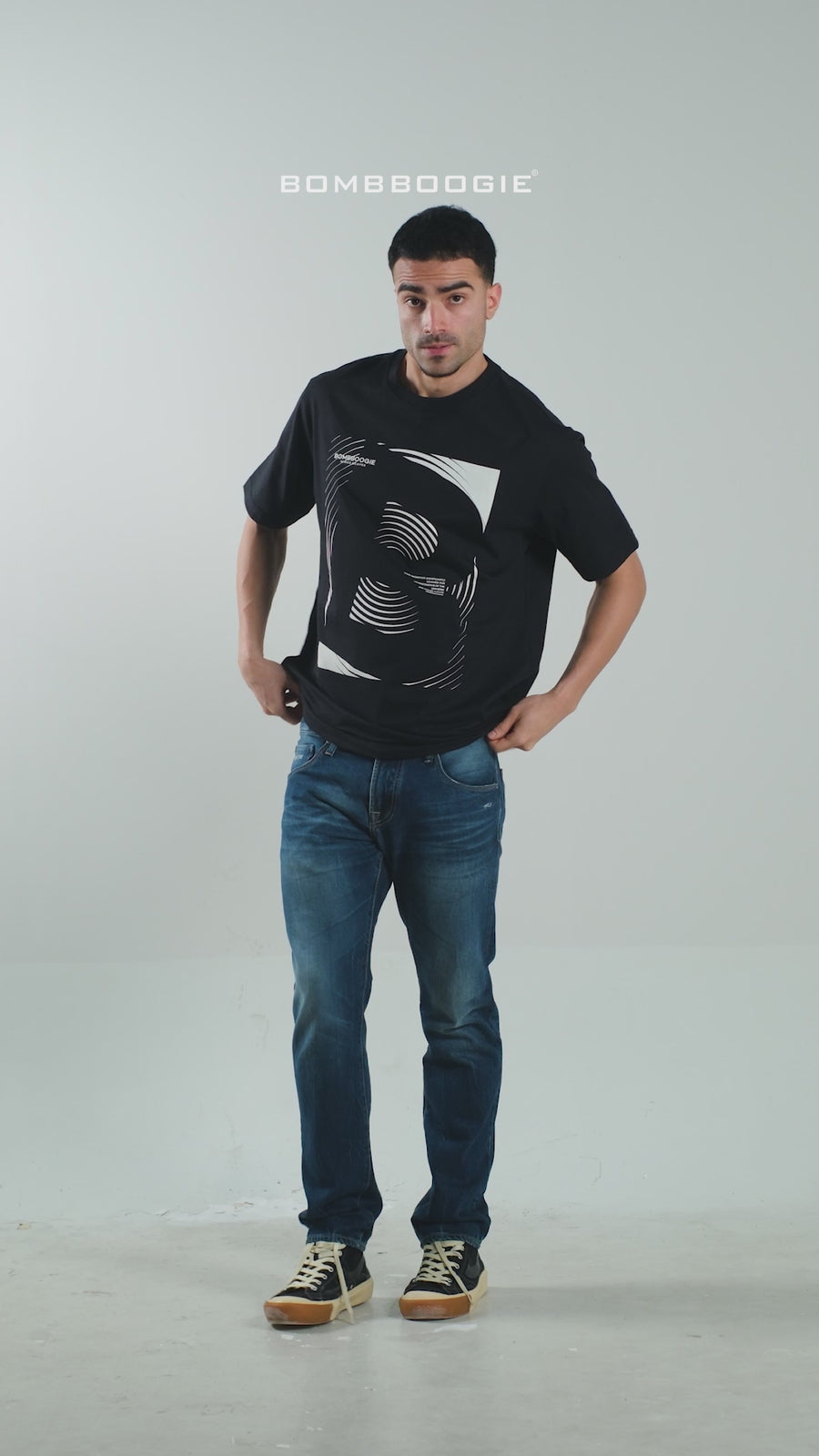 T-Shirt Lengan Pendek Regular Cortiz Black 2.0