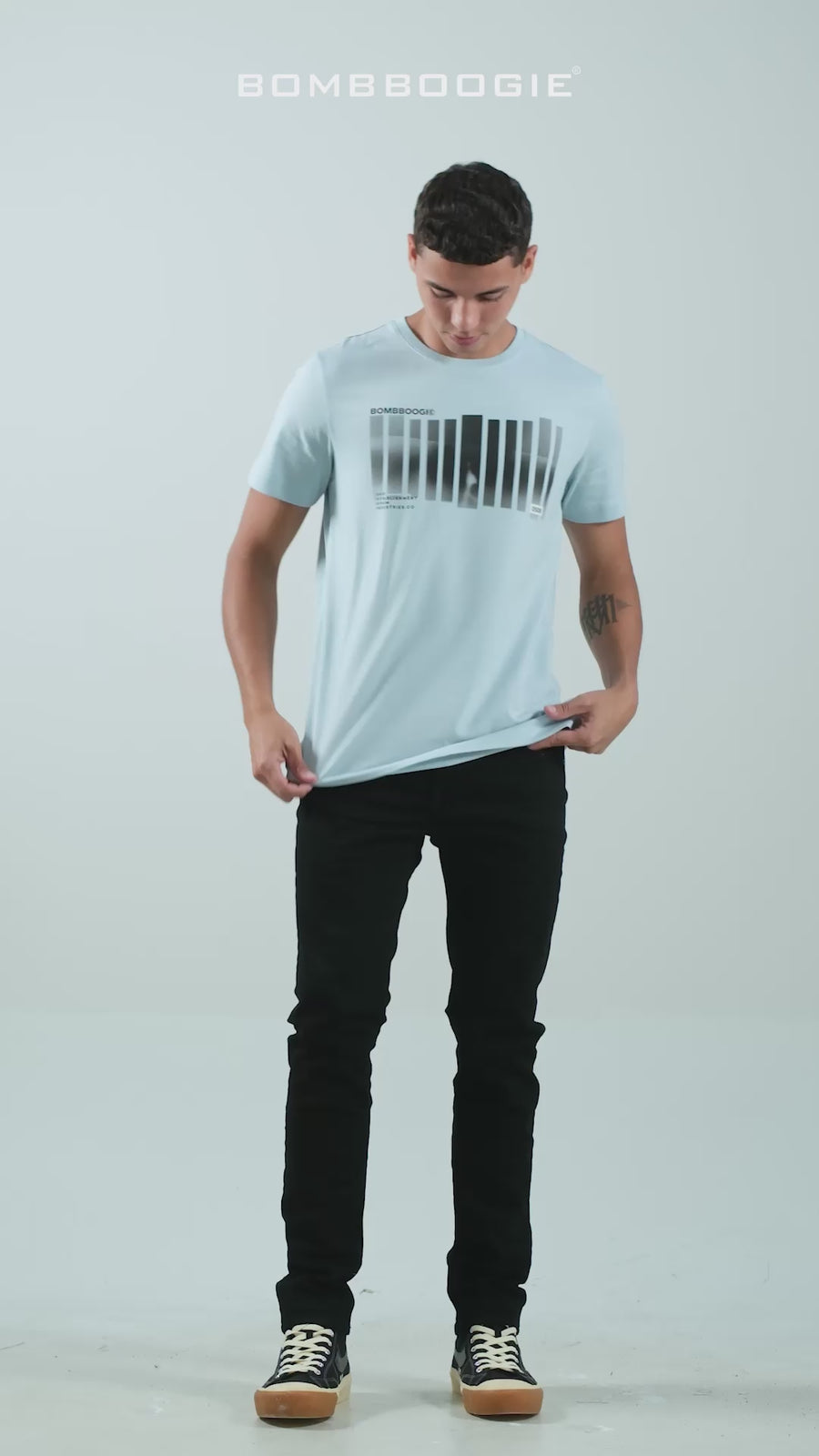 T-Shirt Lengan Pendek Slimfit Darion Baby Blue