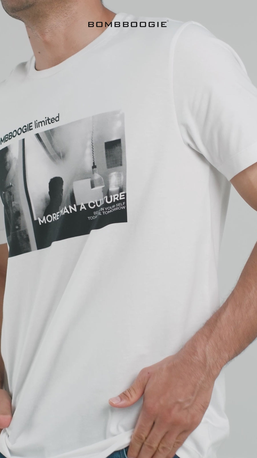 T-Shirt Lengan Pendek Slimfit Gievo Offwhite