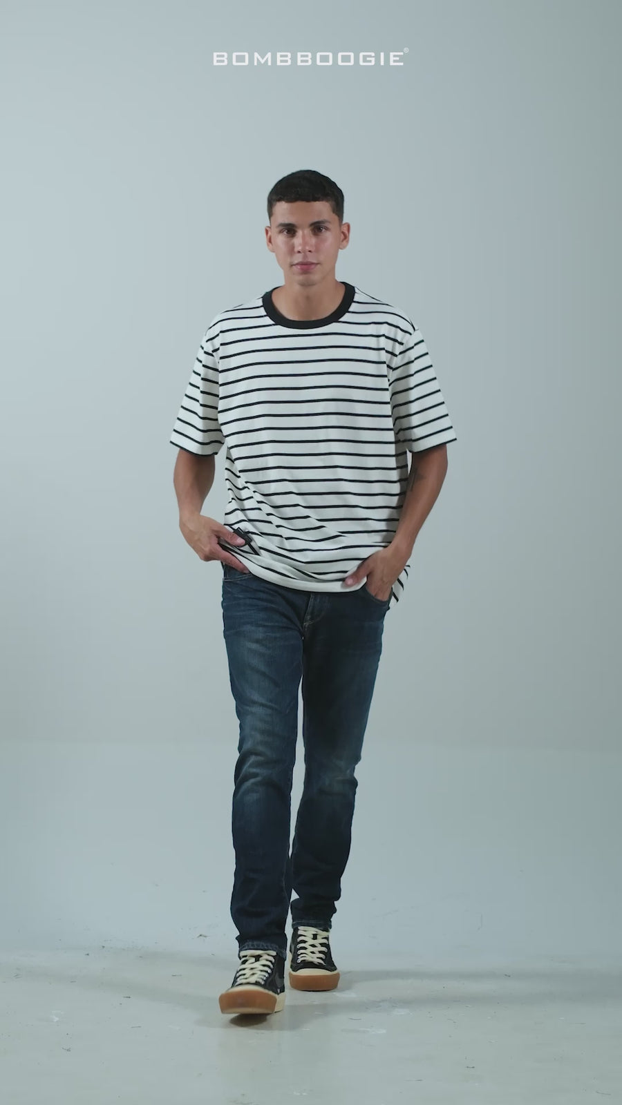 T-Shirt Lengan Pendek Regular Vogel Black Offwhite 2.0